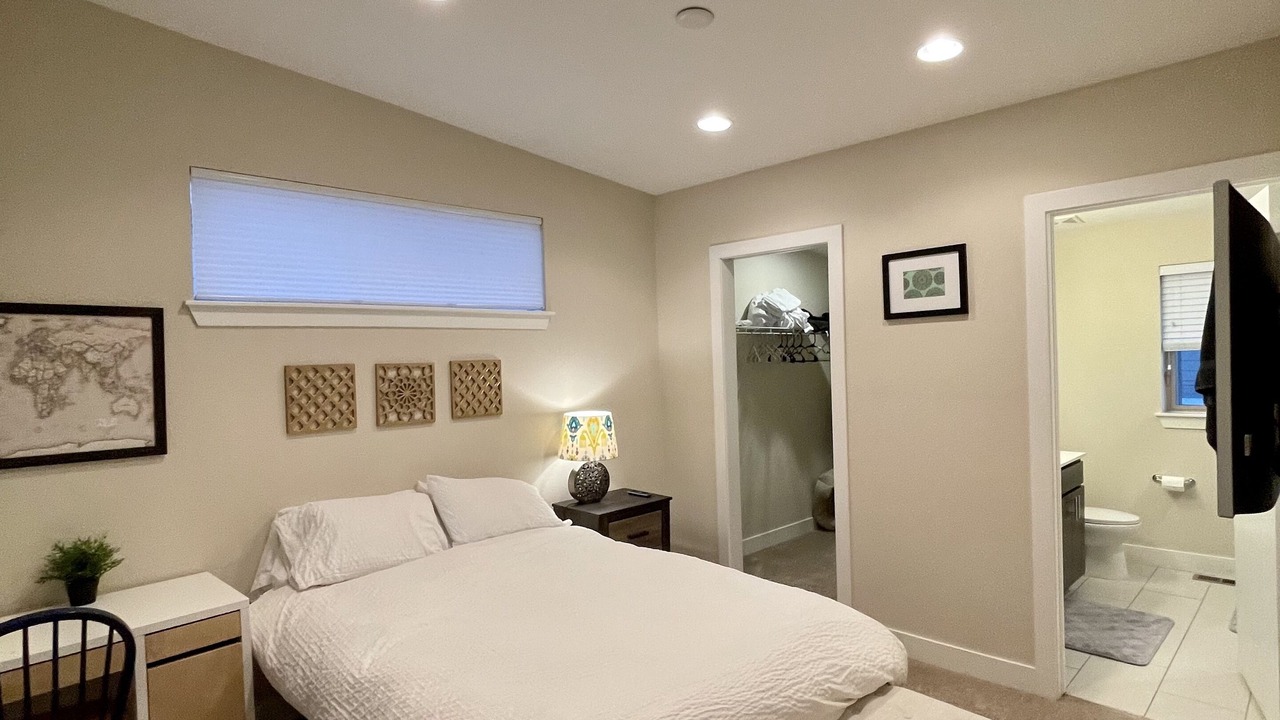Photo of Bedroom in Jefferson Park
