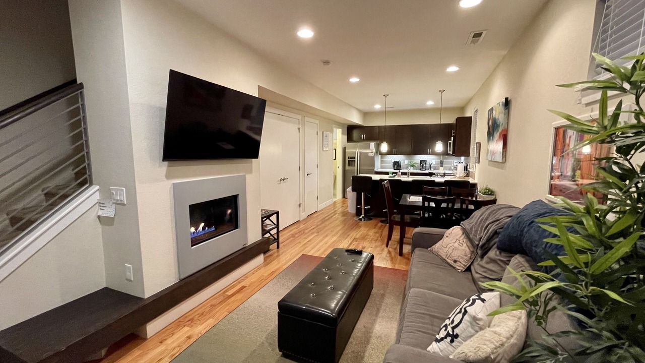 Photo of Livingroom in Jefferson Park
