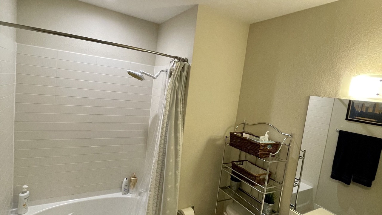 Photo of Bathroom in Jefferson Park