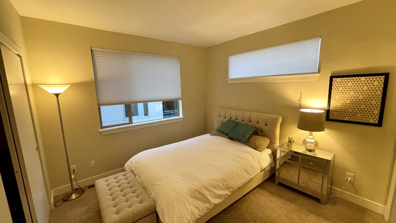 Photo of Bedroom in Jefferson Park