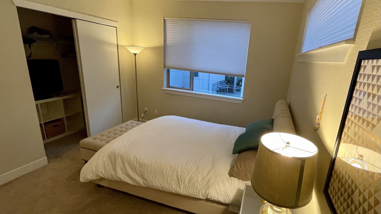 Photo of Bedroom in Jefferson Park