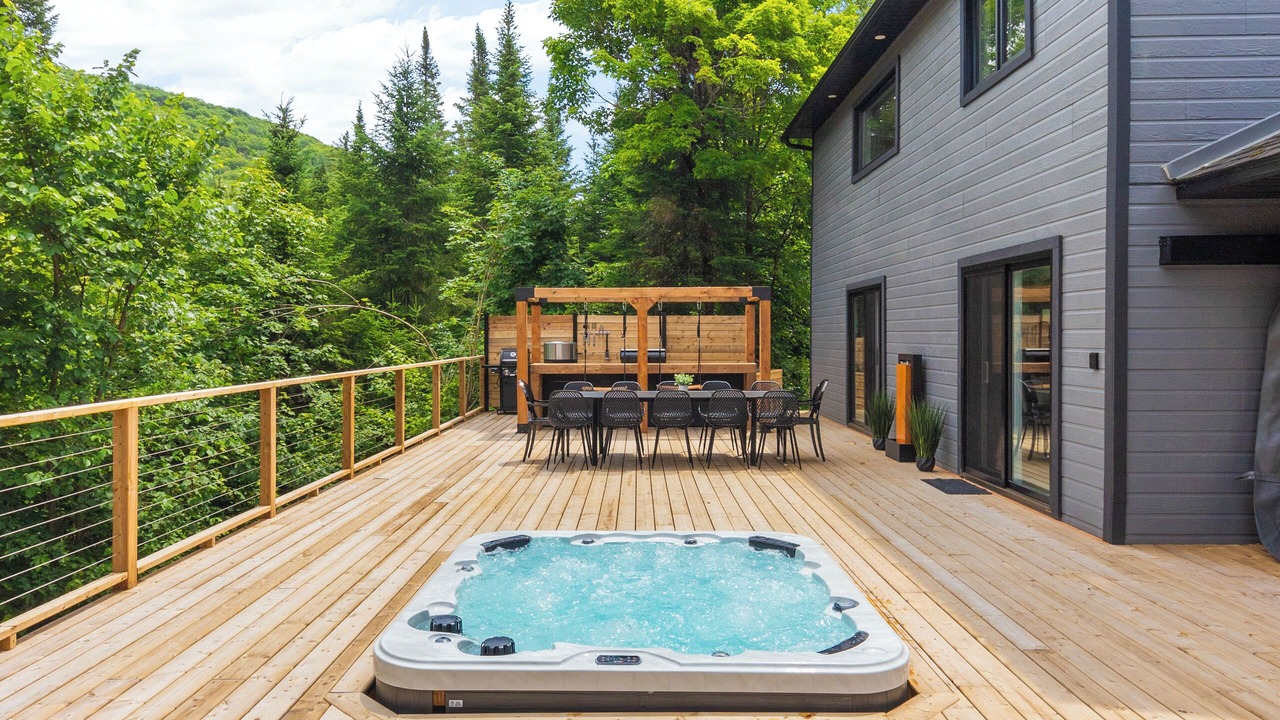 Photo of Patio Balcony in Val-des-Lacs