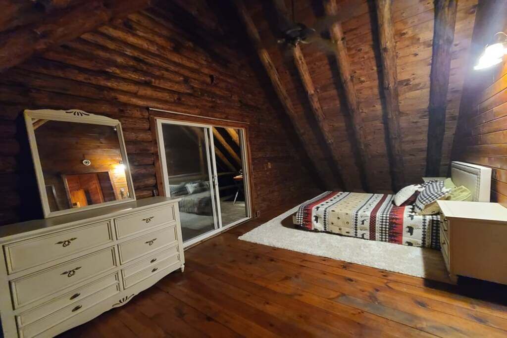 Photo of Bedroom in Hickory Hills