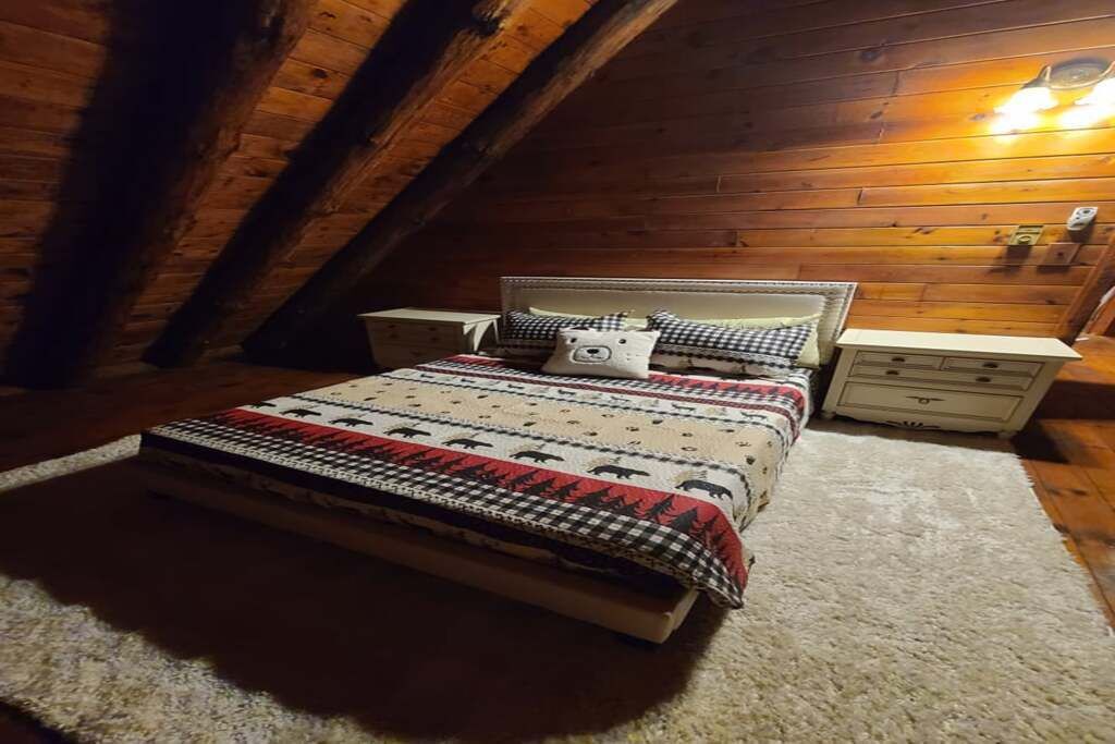 Photo of Bedroom in Hickory Hills