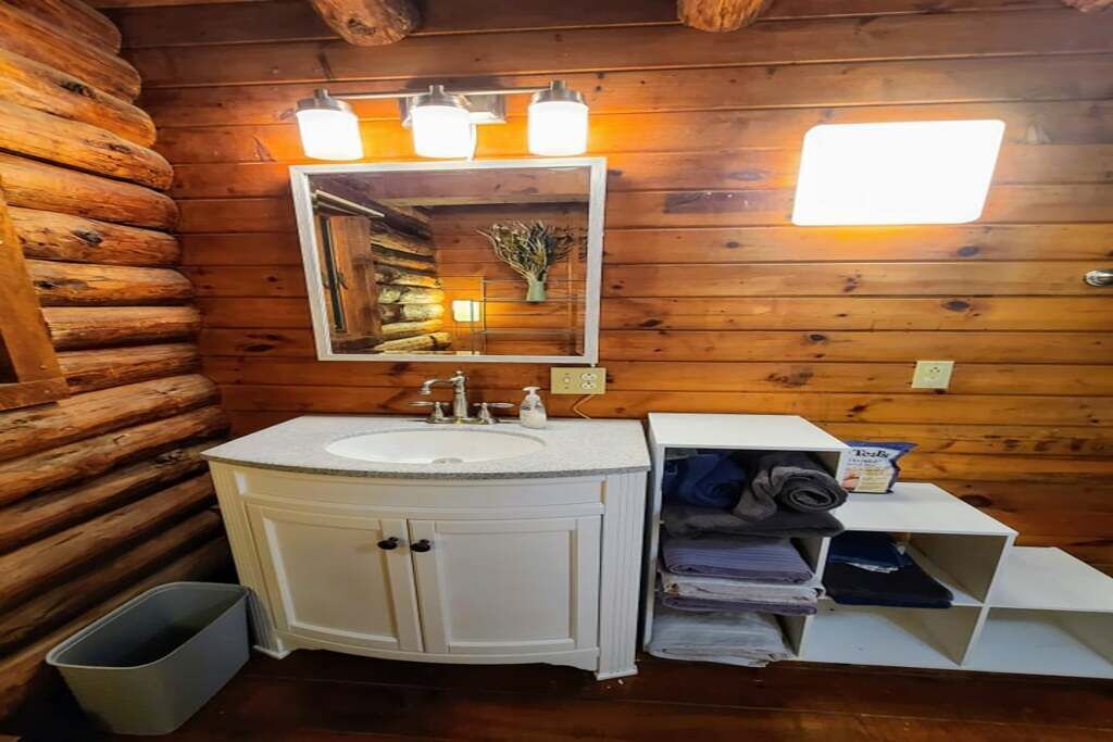 Photo of Bathroom in Hickory Hills