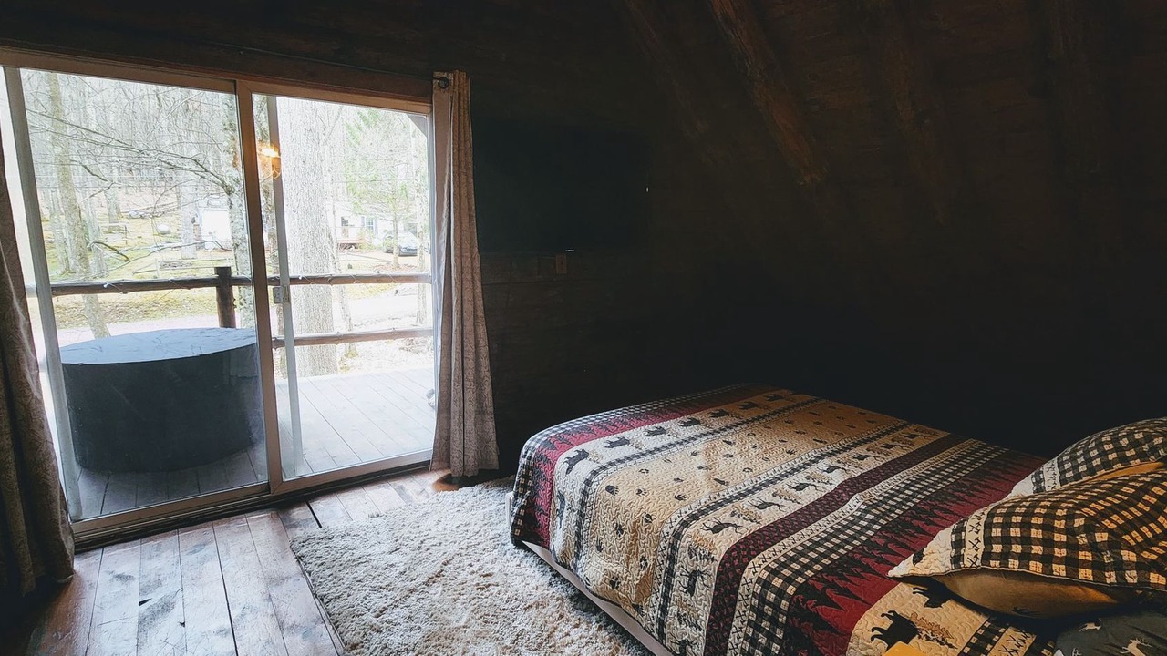 Photo of Bedroom in Hickory Hills