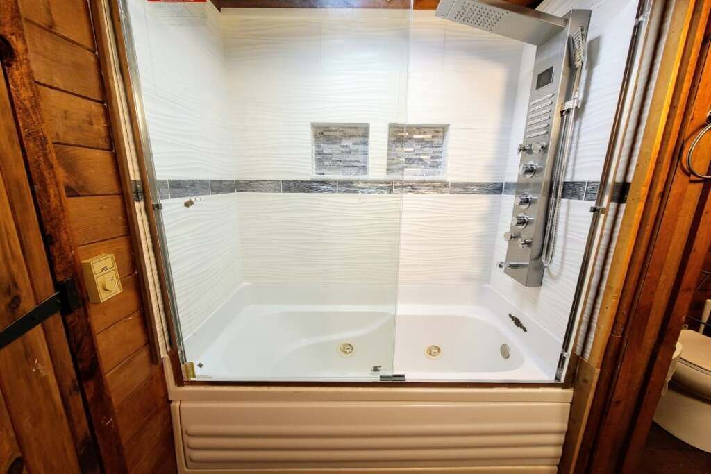 Photo of Bathroom in Hickory Hills