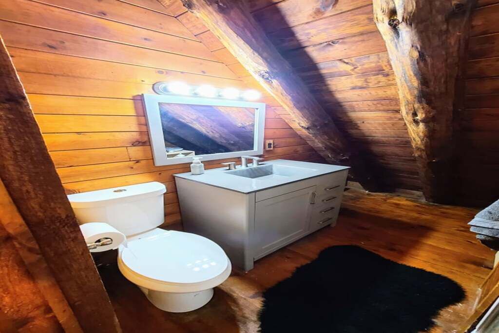 Photo of Bathroom in Hickory Hills