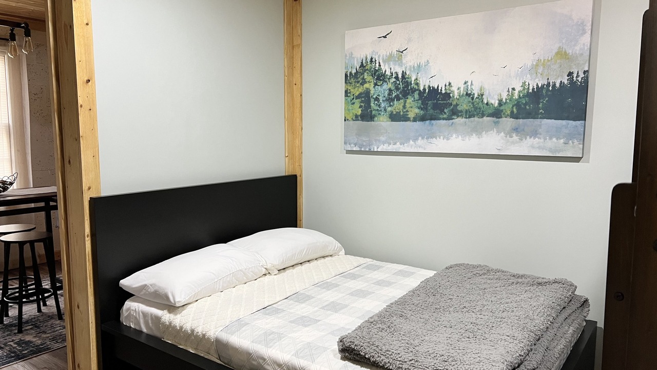 Photo of Bedroom in Sullivan