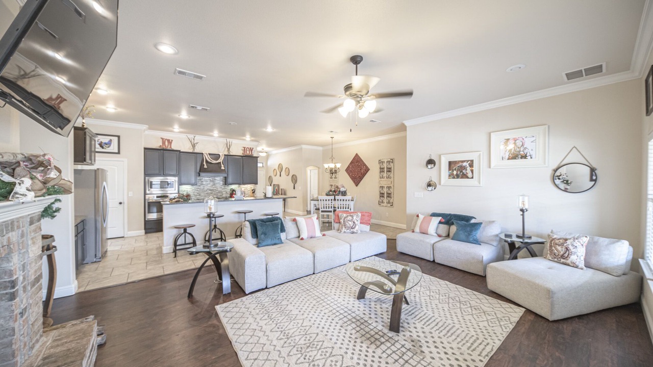 Photo of Livingroom in Midland