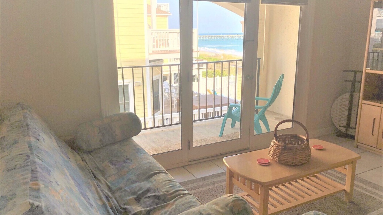 Photo of Livingroom in North Topsail Beach