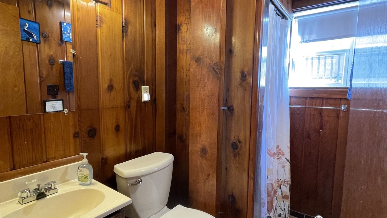 Photo of Bathroom in Pelican Lake