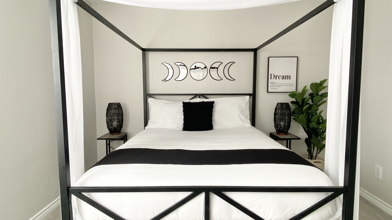 Photo of Bedroom in Grand Prairie