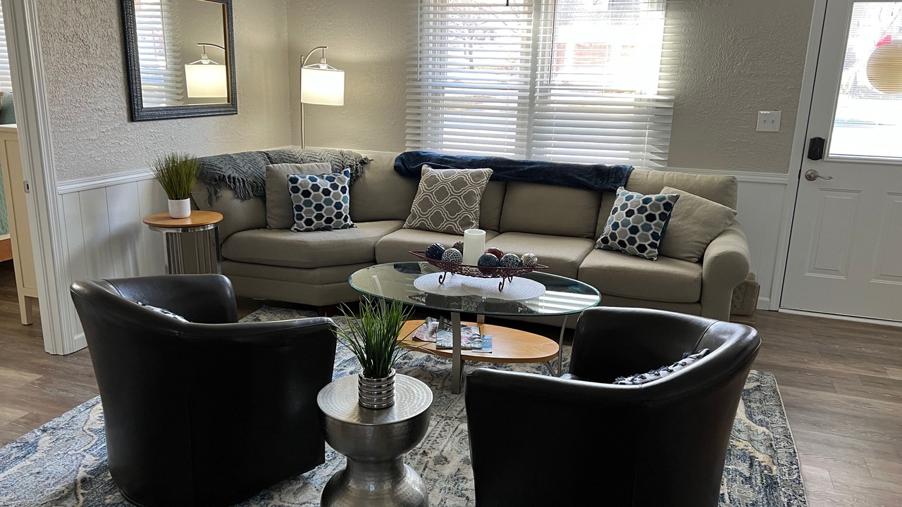 Photo of Livingroom in Shawnee