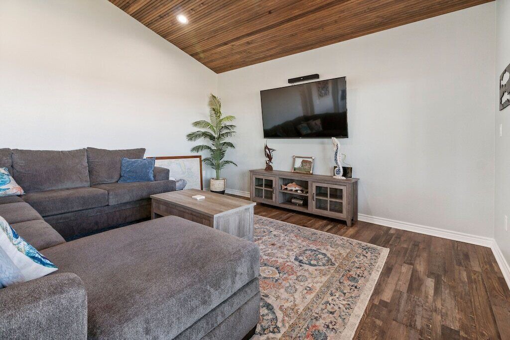 Photo of Livingroom in Cedar Lane