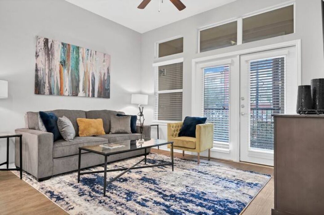 Photo of Livingroom in South Main