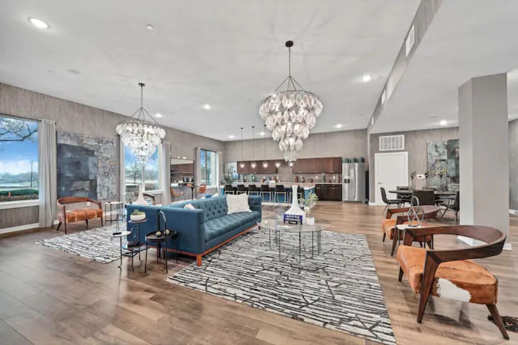 Photo of Livingroom in South Main