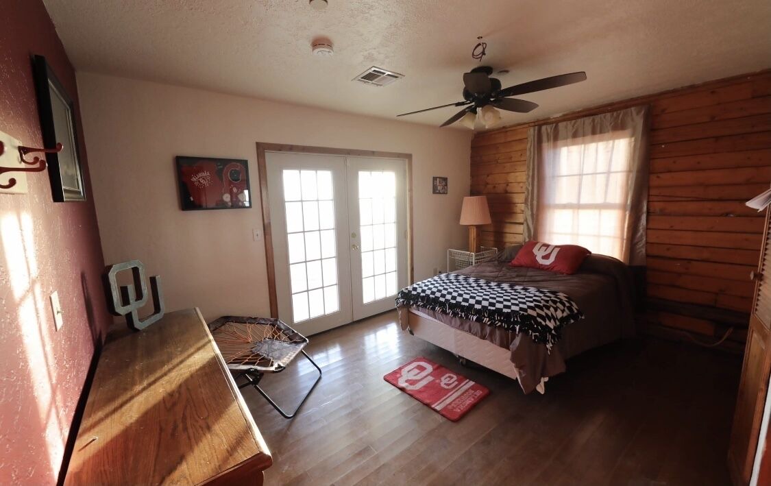 Photo of Bedroom in Comanche County