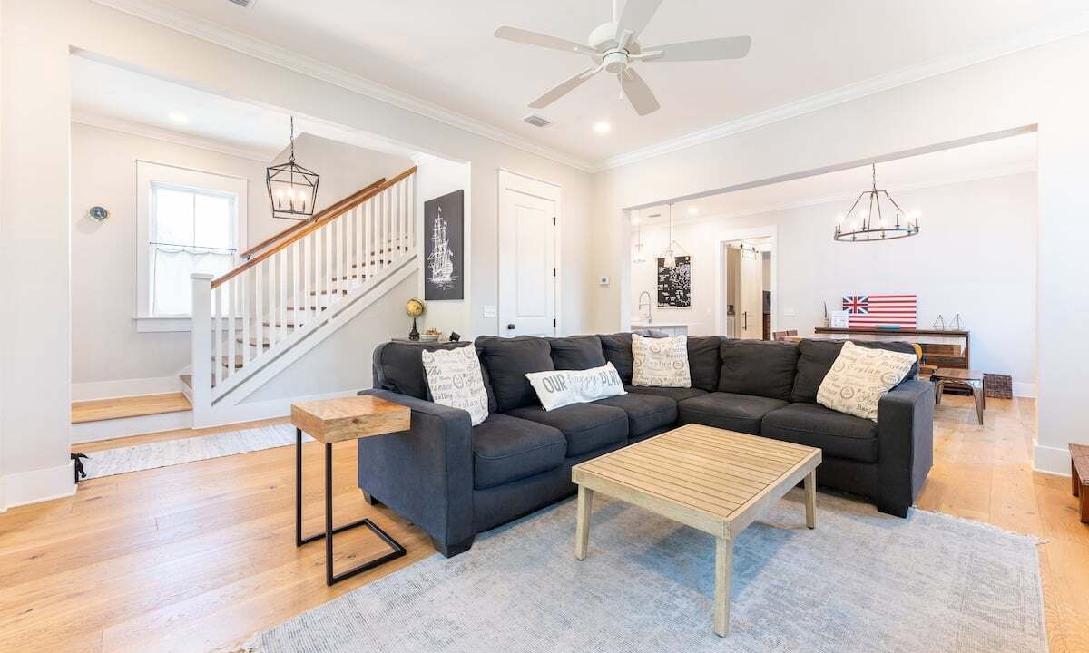 Photo of Livingroom in Demere Park