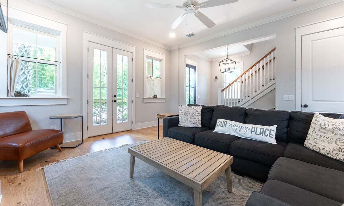 Photo of Livingroom in Demere Park