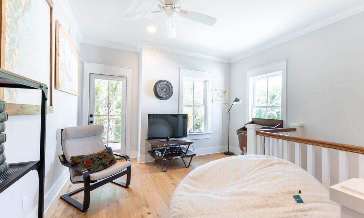 Photo of Livingroom in Demere Park