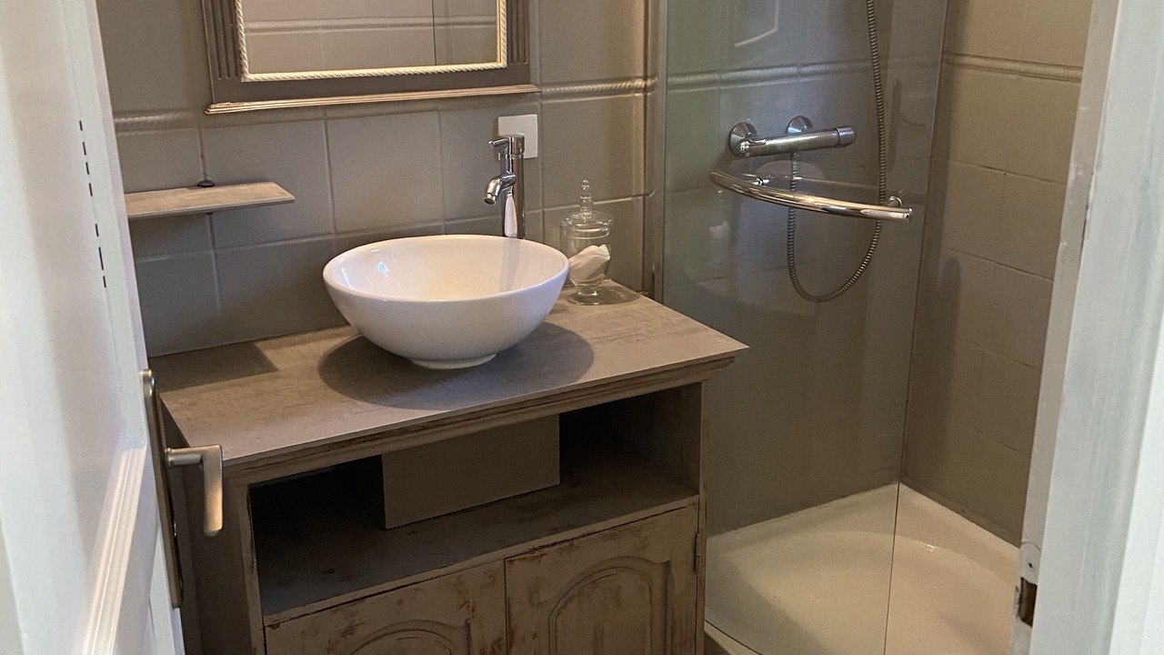 Photo of Bathroom in Berrias-et-Casteljau