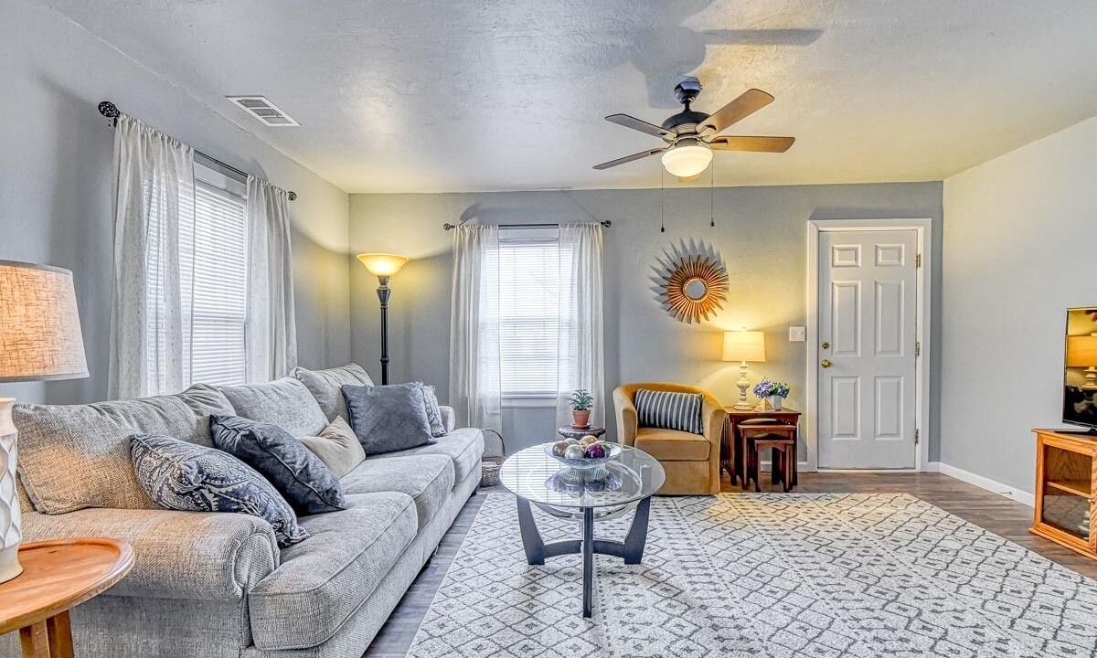 Photo of Livingroom in Midwest City