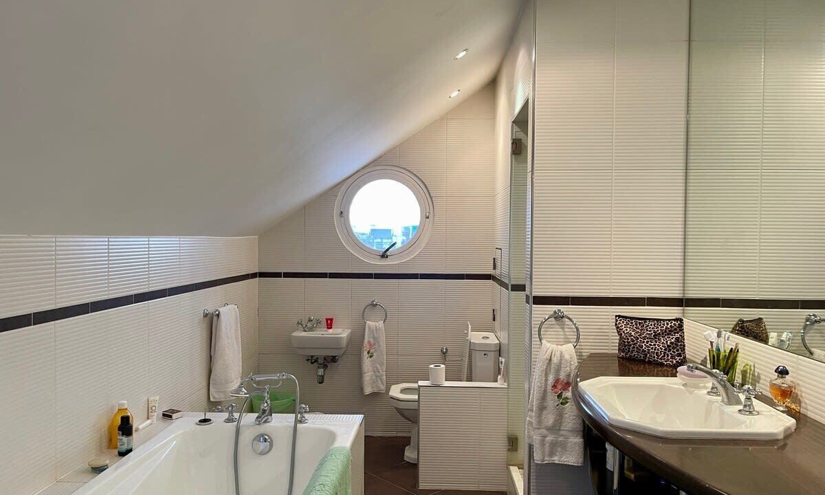 Photo of Bathroom in Porte-Dauphine