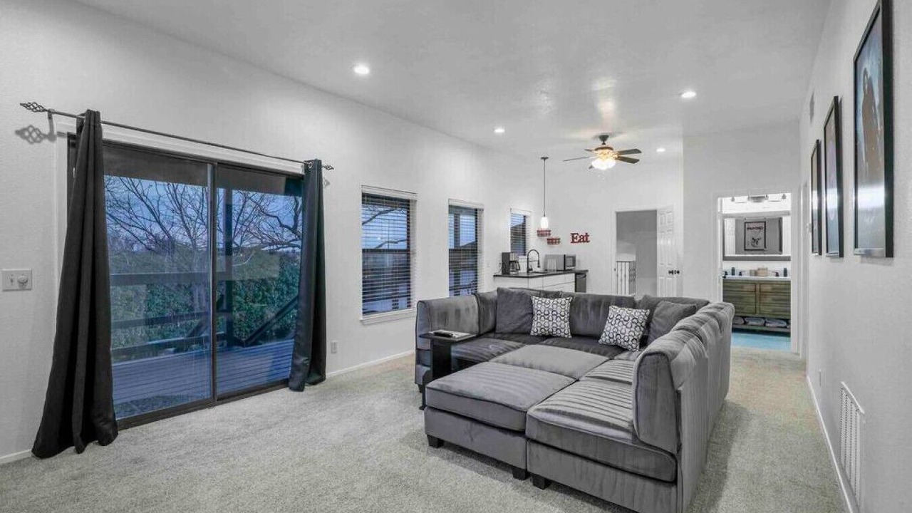 Photo of Livingroom in Little Elm