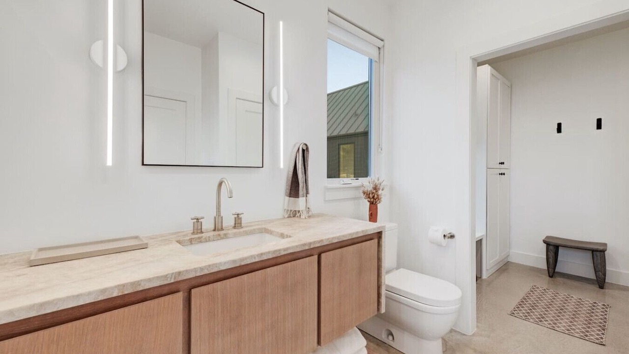 Photo of Bathroom in Stonewall