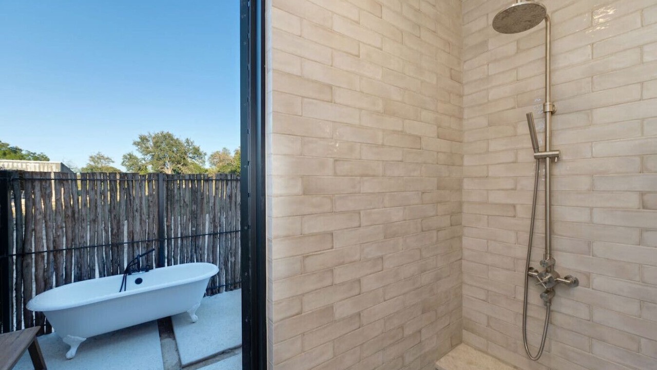 Photo of Bathroom in Stonewall