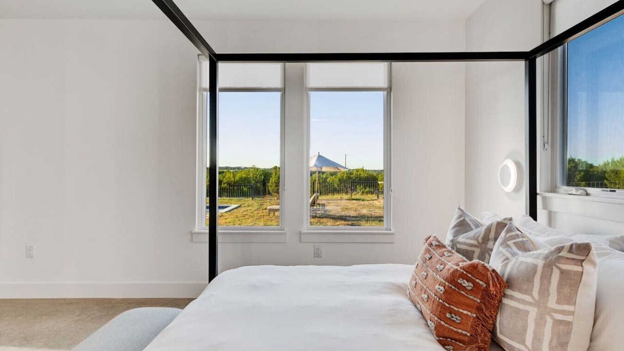 Photo of Bedroom in Stonewall