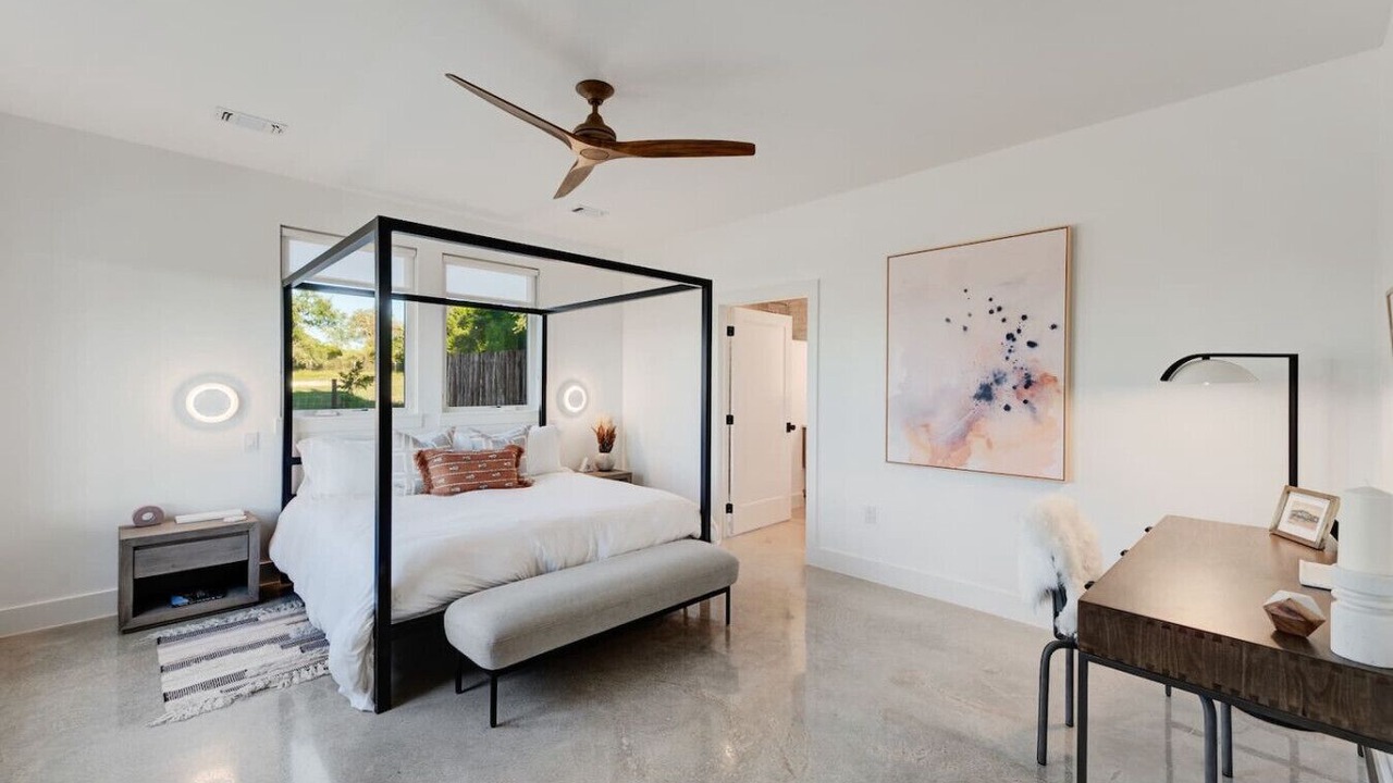 Photo of Bedroom in Stonewall
