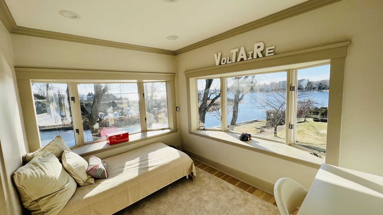 Photo of Bedroom in Mamaroneck