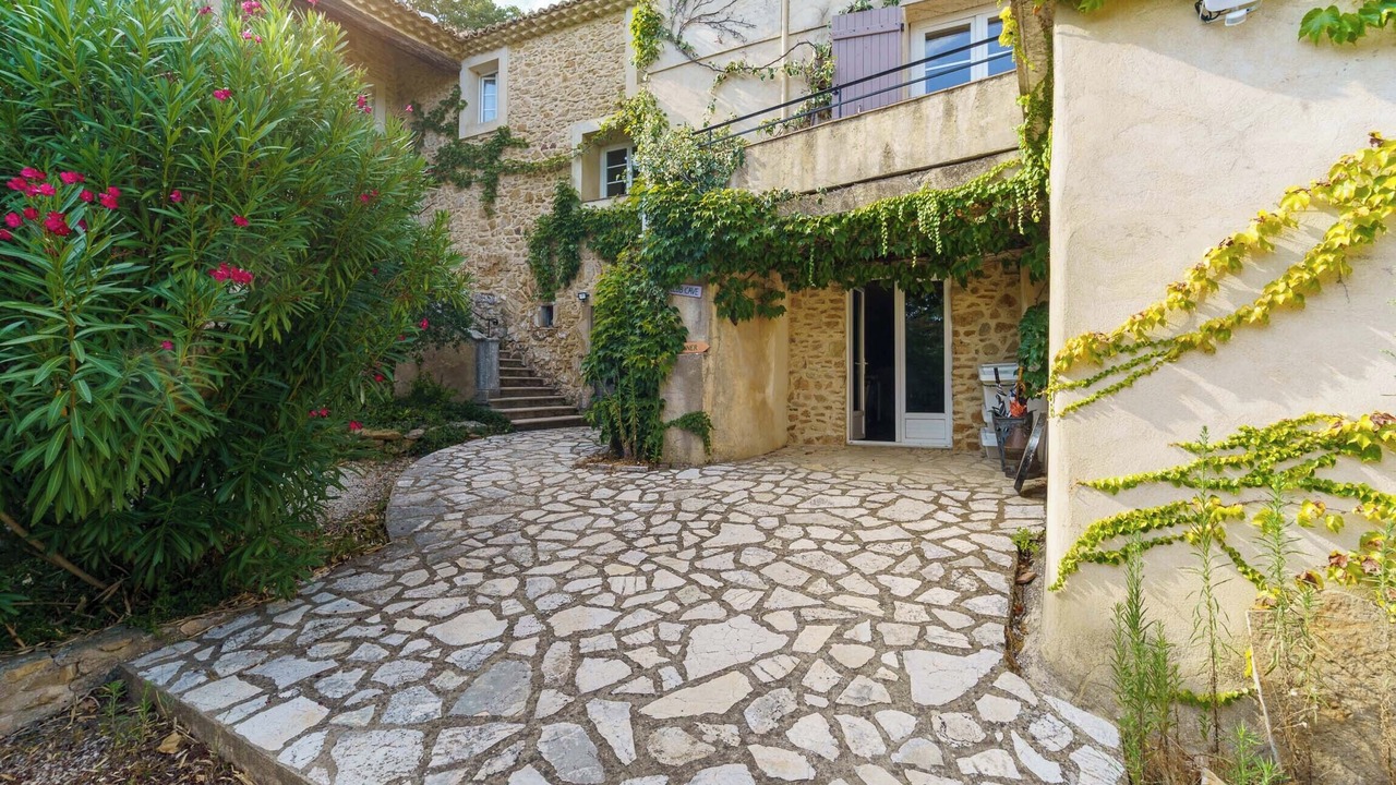 Photo of Outdoor in Tresques