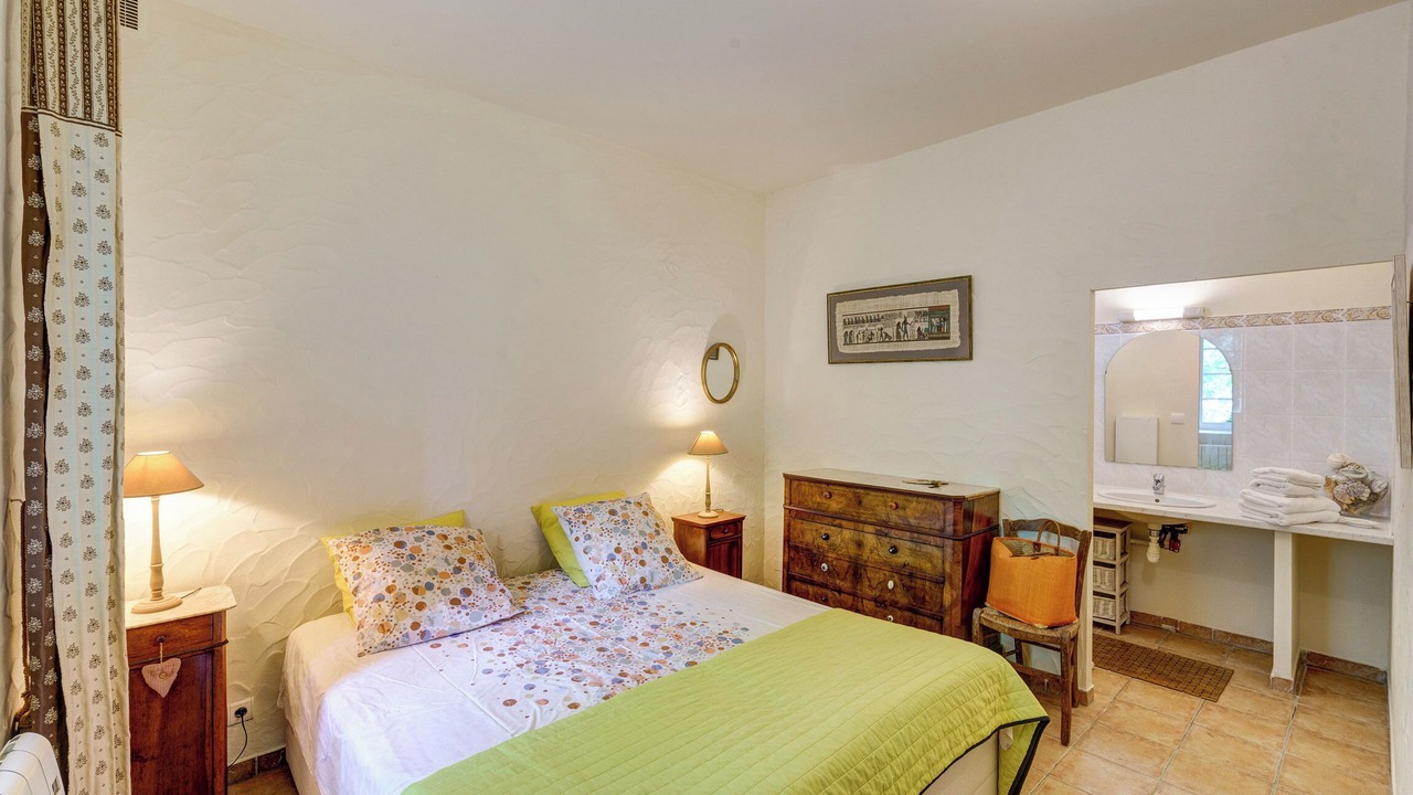 Photo of Bedroom in Tresques