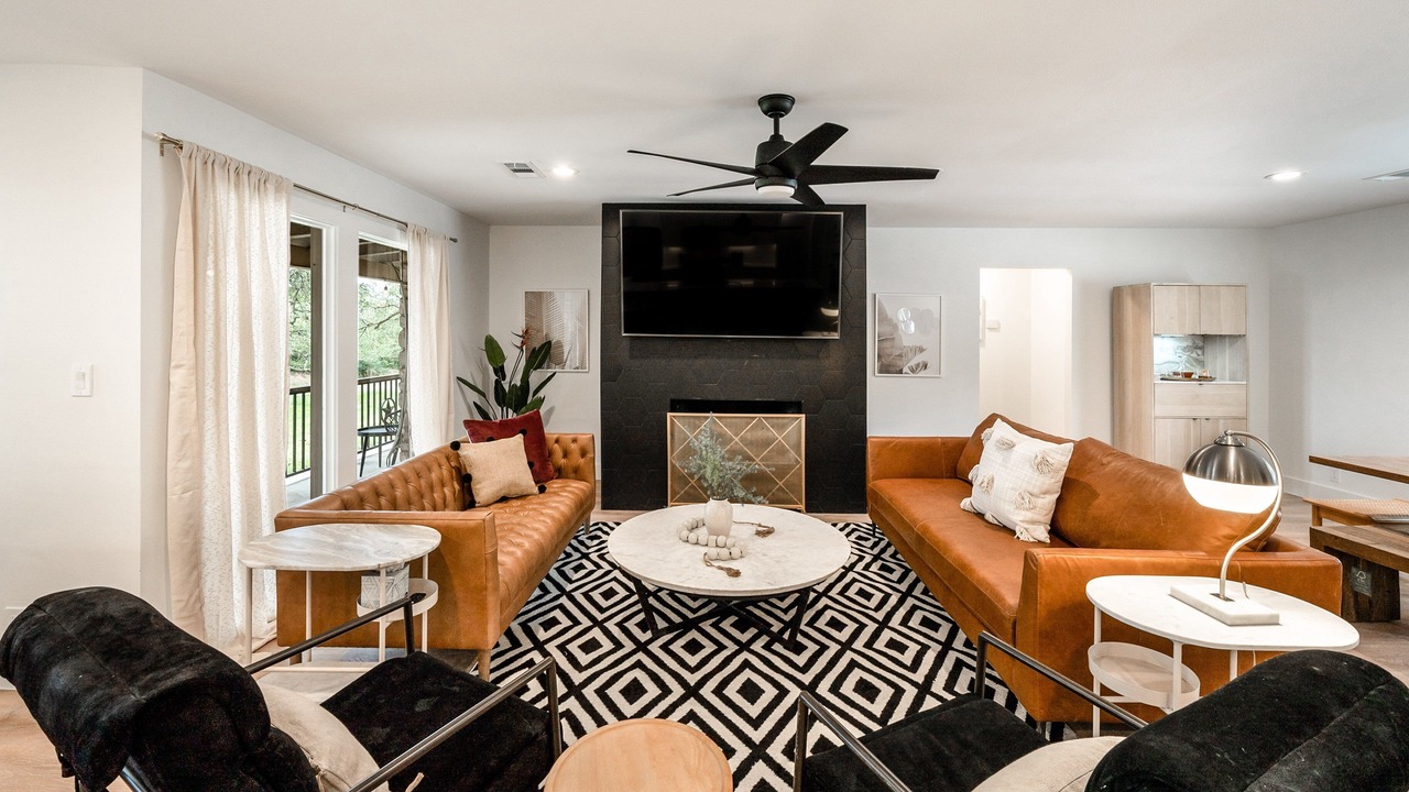 Photo of Livingroom in West Oak Hill