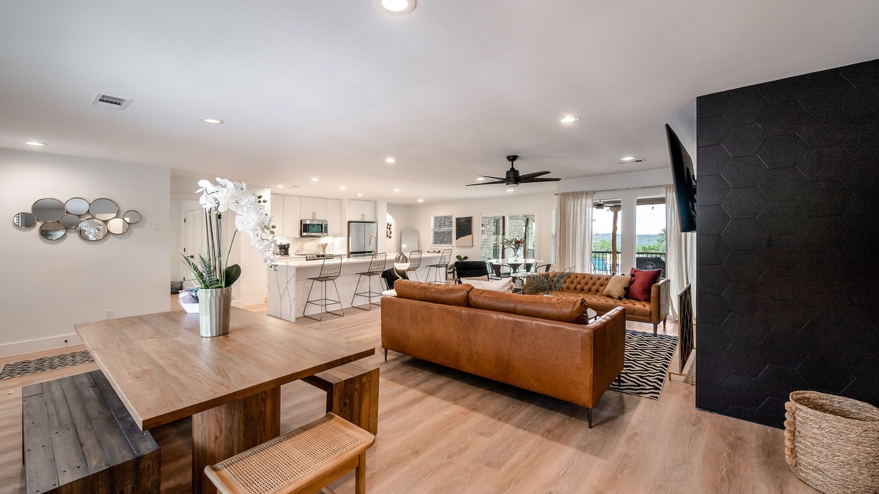 Photo of Livingroom in West Oak Hill