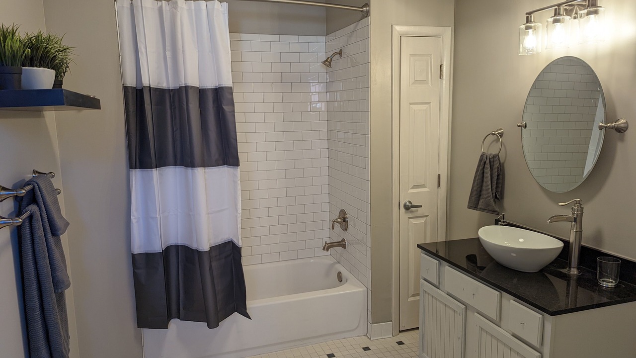 Photo of Bathroom in Downtown Memphis