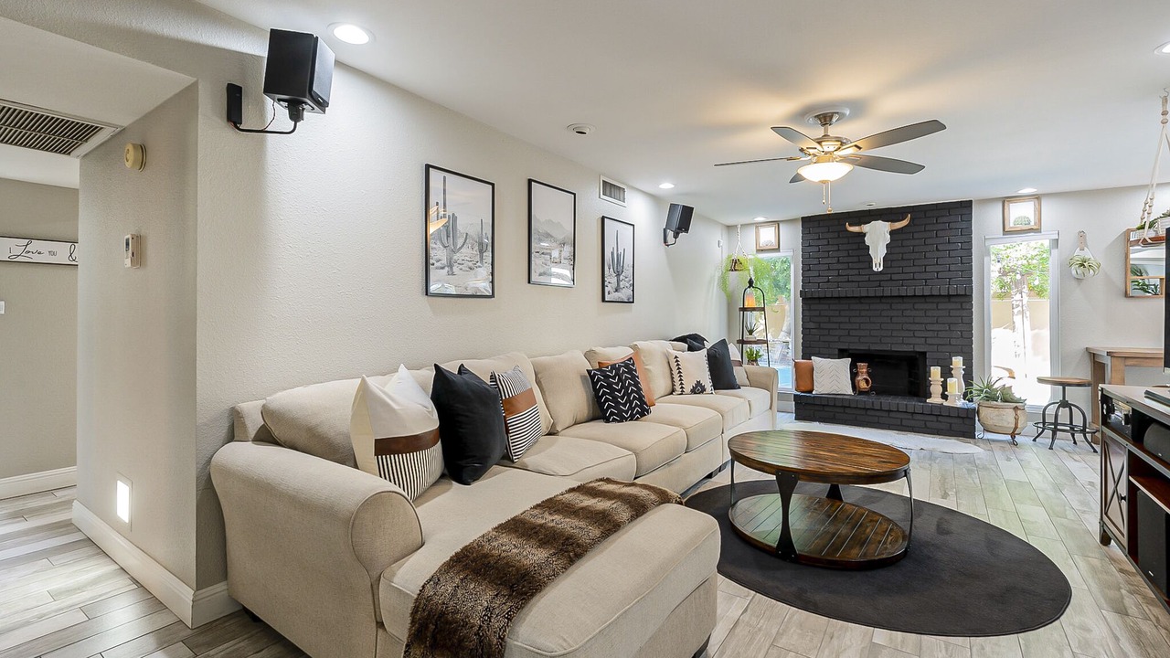 Photo of Livingroom in Dobson Ranch