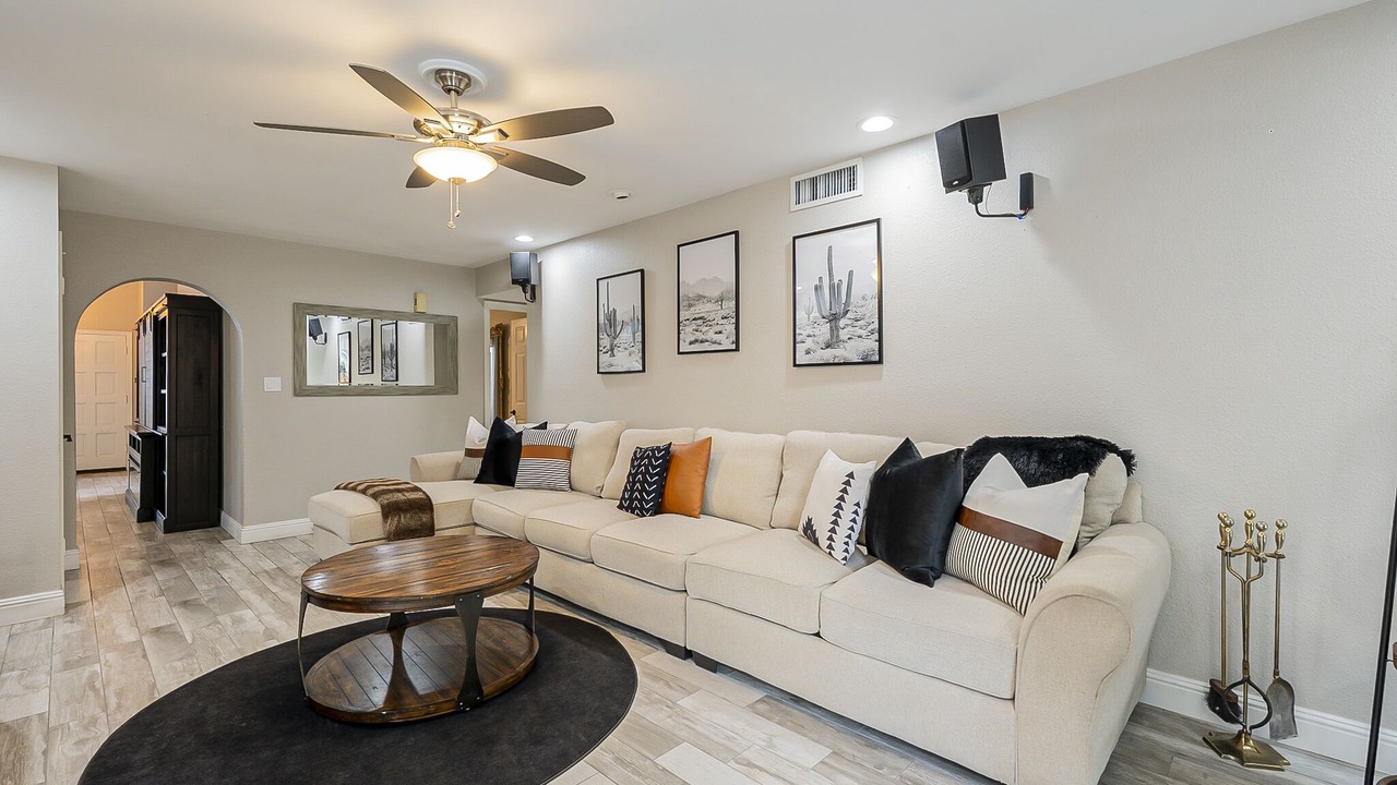 Photo of Livingroom in Dobson Ranch