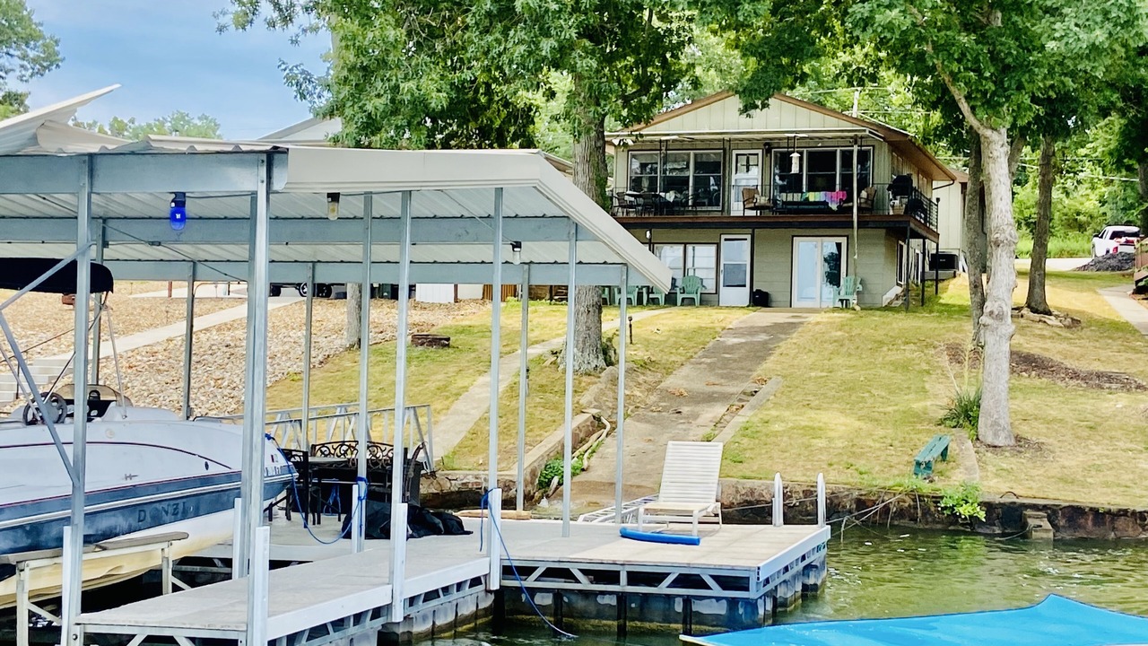 Photo of Outdoor in Roach
