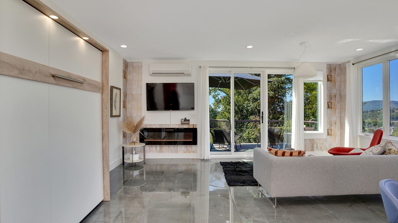 Photo of Livingroom in Northside