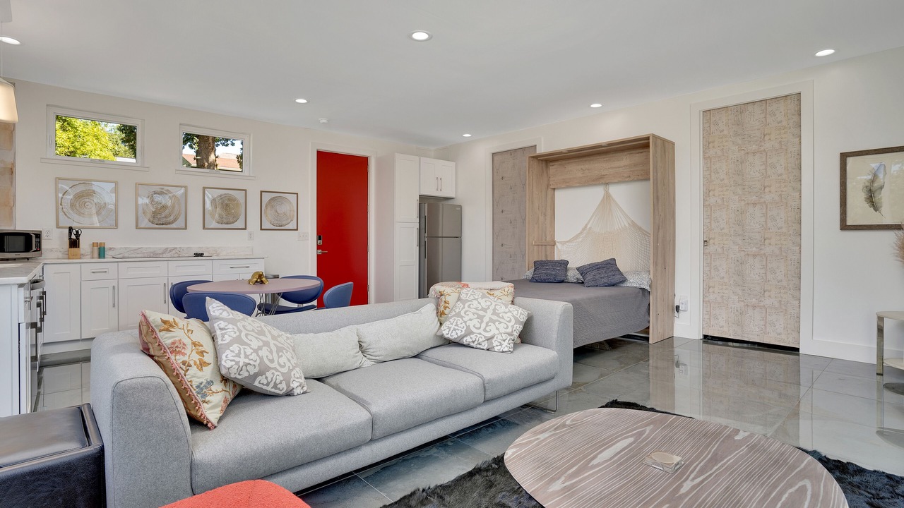 Photo of Livingroom in Northside
