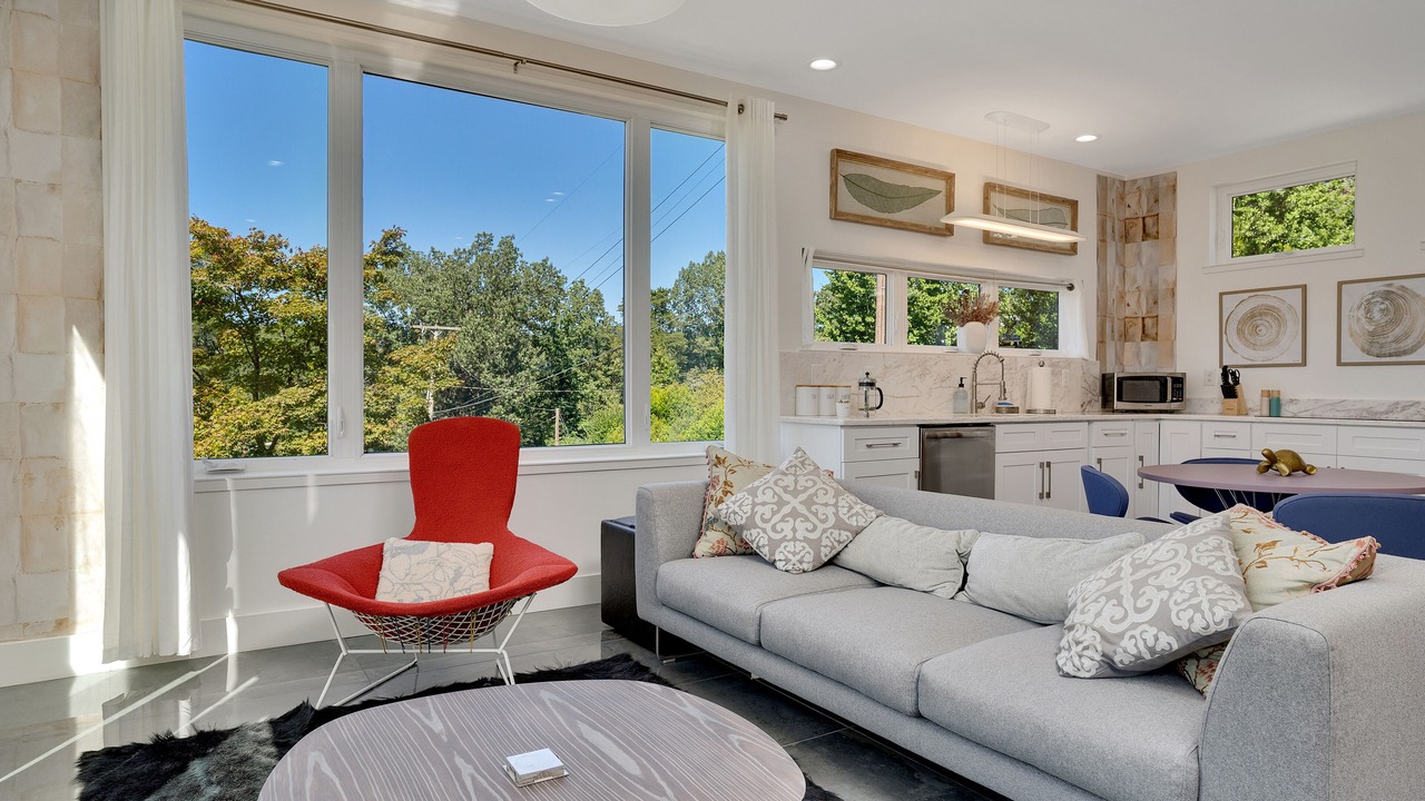 Photo of Livingroom in Northside