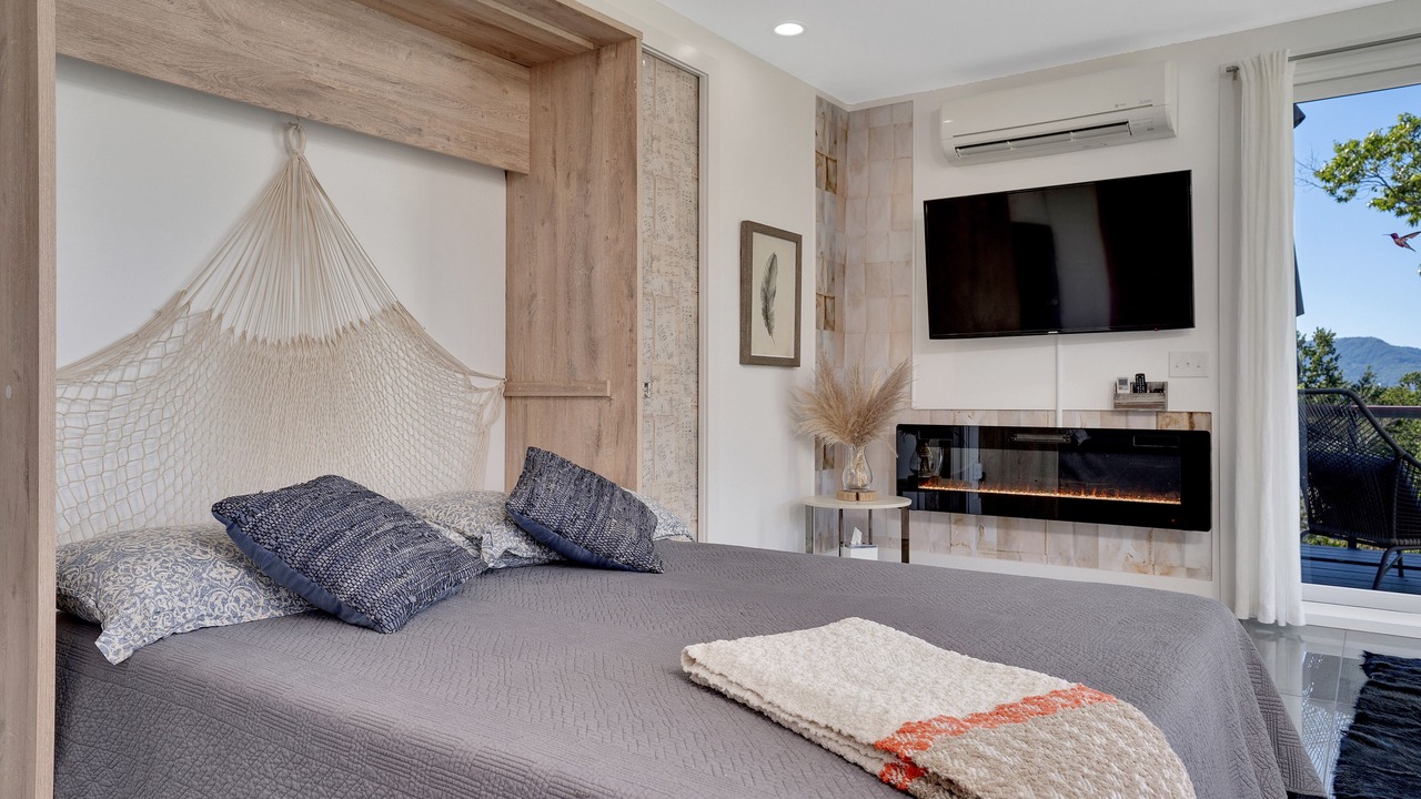 Photo of Livingroom in Northside