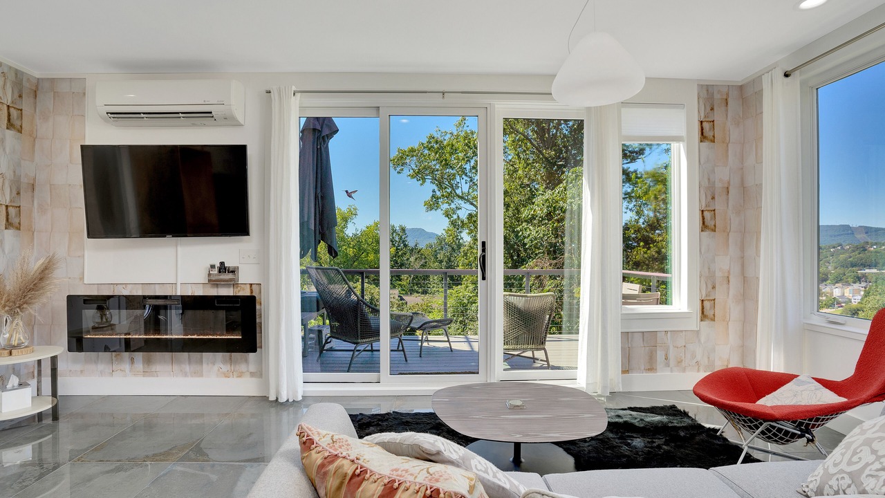 Photo of Livingroom in Northside