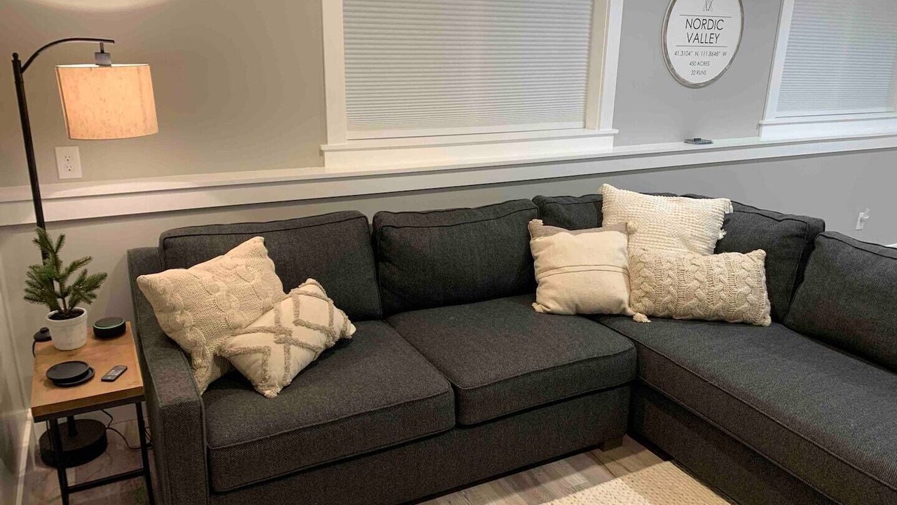 Photo of Livingroom in Farr West