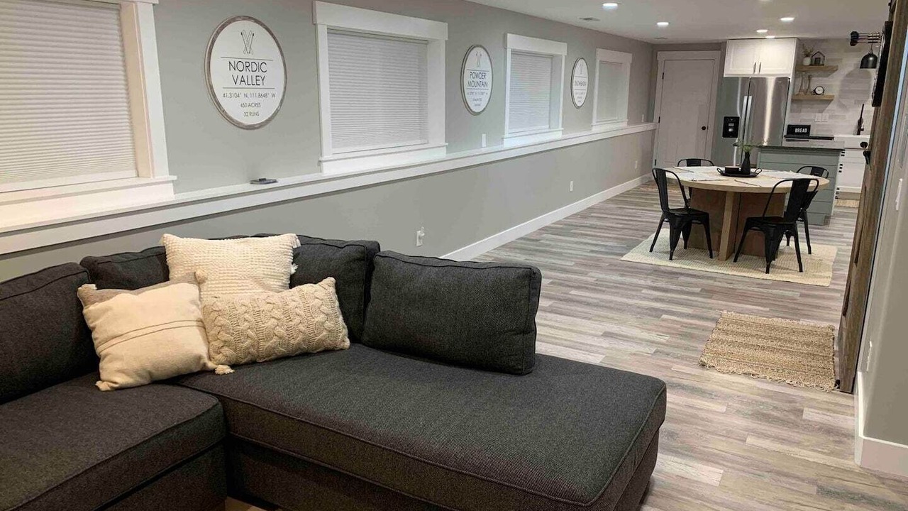Photo of Livingroom in Farr West