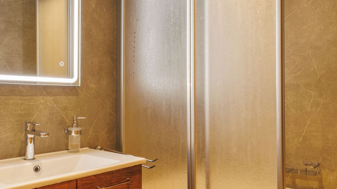 Photo of Bathroom in Saint-Pierre-de-Clages